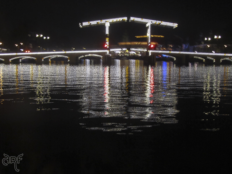 skinny bridge by night