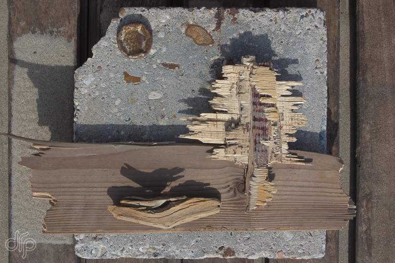 wabisabi: 3D collage van gevonden voorwerpen op strand