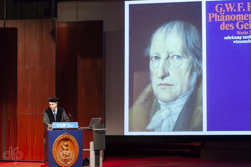 Professor Zwiep giving inaugural lecture